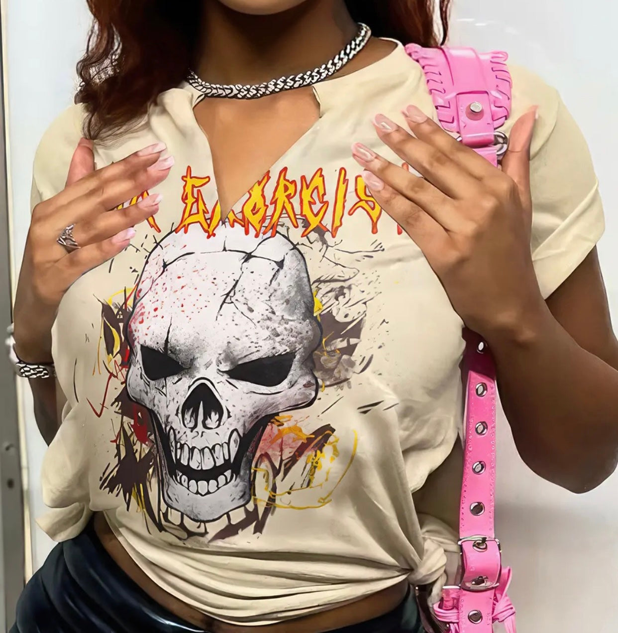 v split women’s graphic tee